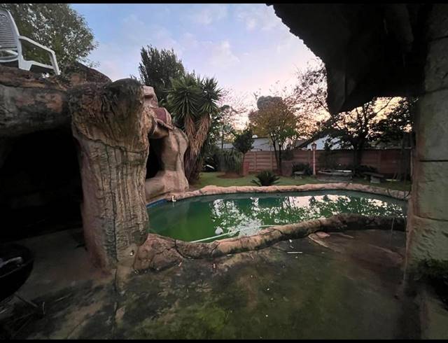 4 BEDROOM HOUSE FOR SALE IN FARRARMERE